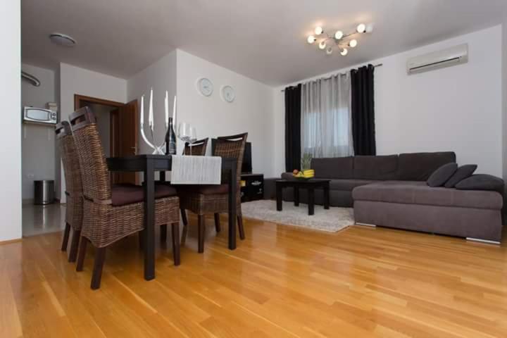 Apartman Mila Kaštela Exterior foto